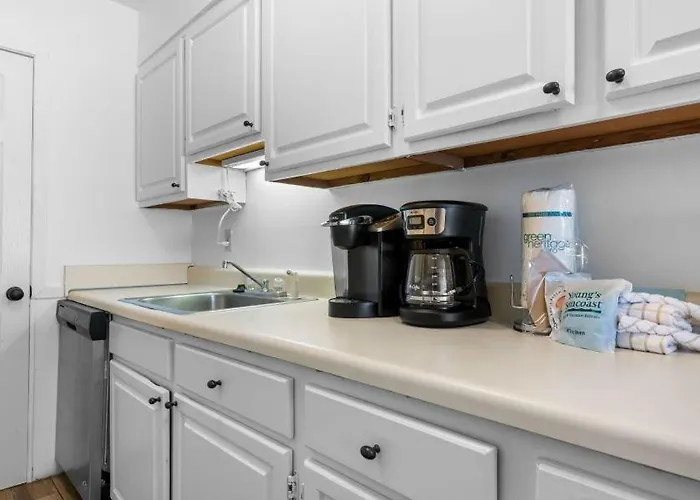 Apartment Edgewater 41 By Youngs Suncoast